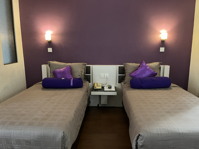 bedroom 32