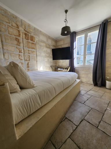 Bedroom 4, Hôtel du Palais des Papes, Vaucluse