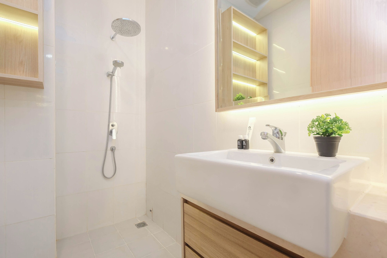 Bathroom 5, Comfortable And Stylish 1Br At Apartment Samara Suites, Jakarta Selatan