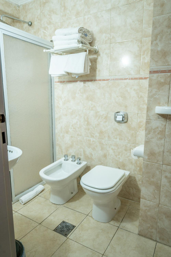 Bathroom 2, Hotel Everest, Capital