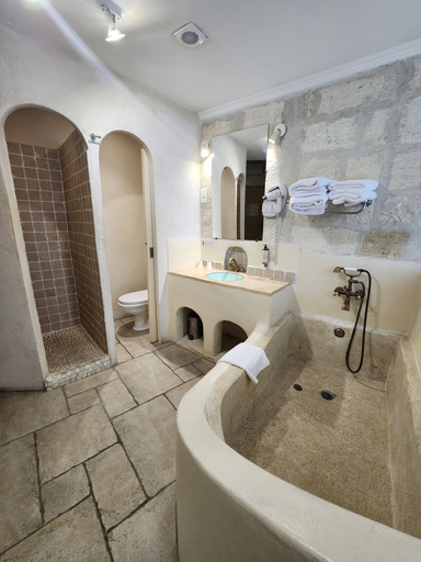 Bathroom 5, Hôtel du Palais des Papes, Vaucluse