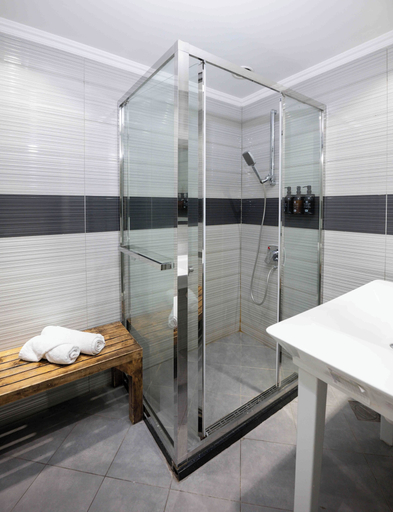 Bathroom 5, Sleepover Terminal 1, Concourse D – formerly sleep ‘n fly, Dubai