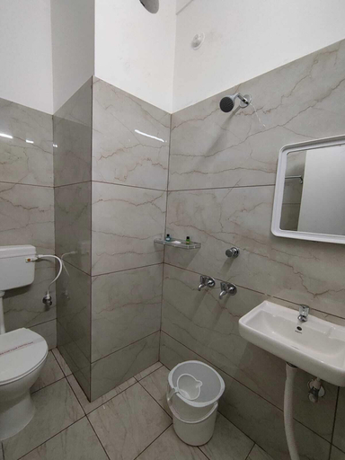 Bathroom 2, Hotel Minati Palace, Puri