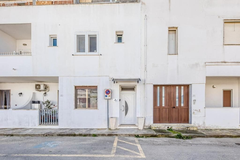 Exterior 2, Il Comandante, Lecce