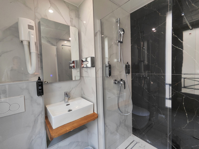 Bathroom 4, le 55 Montparnasse Hôtel, Paris