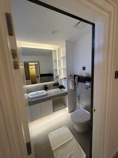 Bathroom 4, Divine OAK Stay, Tehri Garhwal