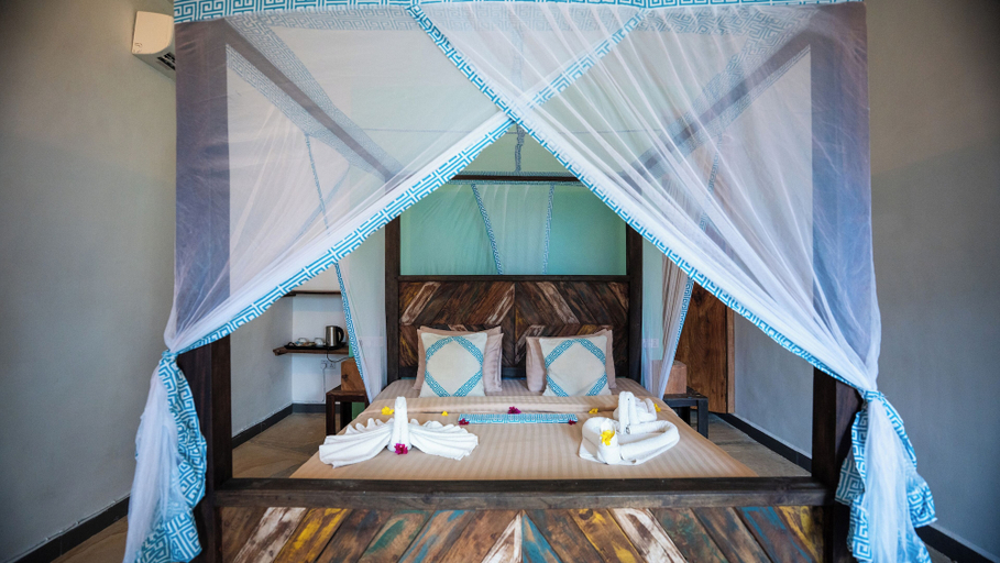 Bedroom 3, Reef & Beach Resort, Kusini