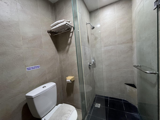 Bathroom 5, Hotel Tilamas Juanda Surabaya, Surabaya