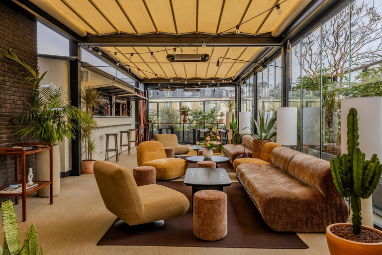 Public Area 3, Terrass'', Paris