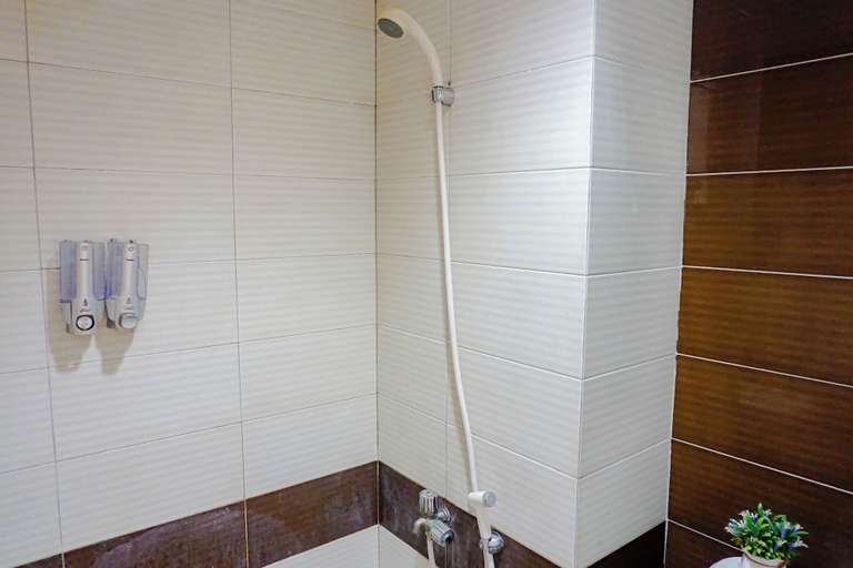 Bathroom, Contemporary And Cozy Studio Apartment Margonda Residence 3, Depok