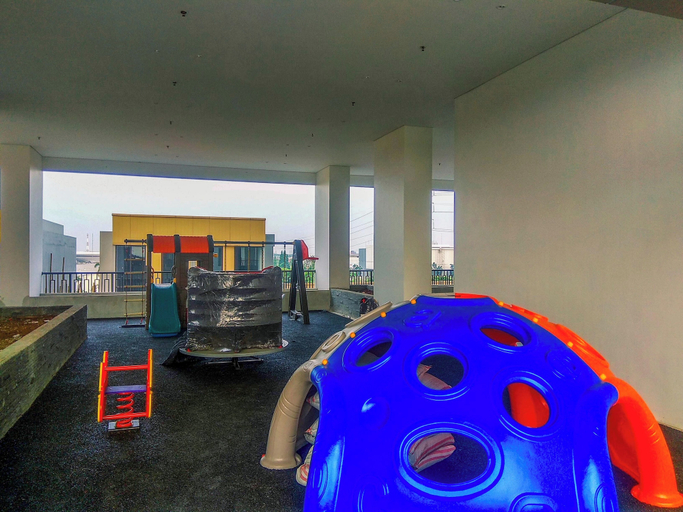 Children's play area - indoor, Cozy White Studio At Vasanta Innopark Apartment, Cikarang