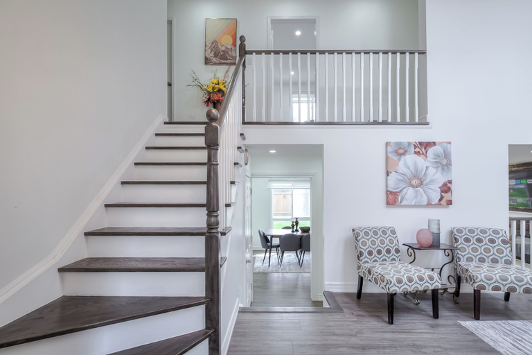 Interior 4, Bright and Specious Villa in Scarborough, Toronto