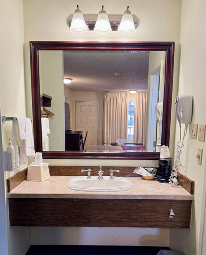 Bathroom 3, Thunderbird Motel, Elko