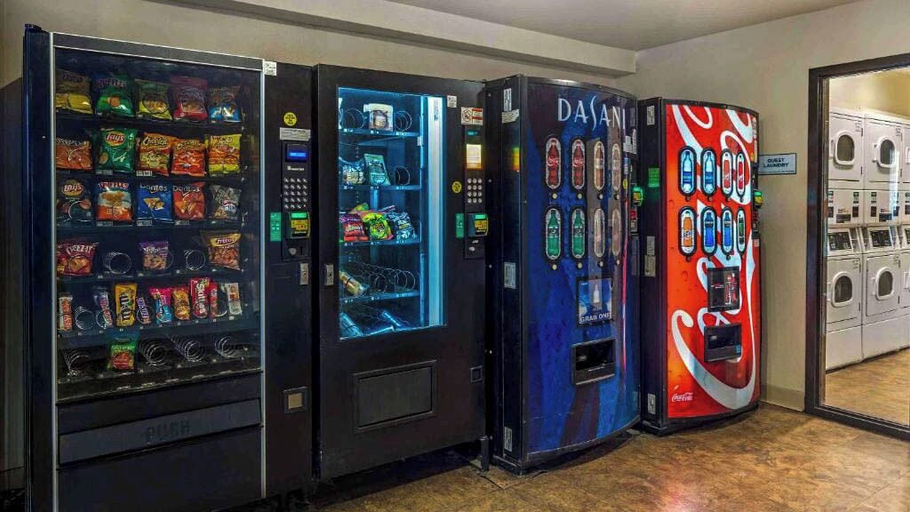 Food & Drinks 5, Studio 6 Extended Stay Bossier City, LA - Shreveport, Bossier