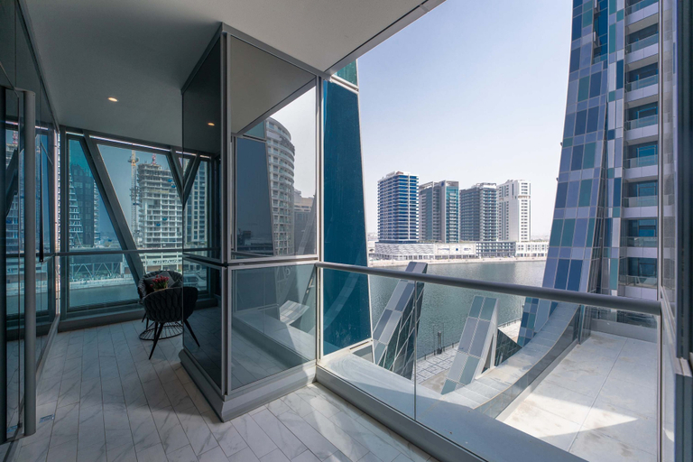 Room 5, Stunning Corner Suite Canal View, Dubai