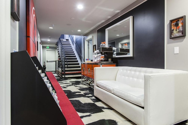Others 4, Le Bon Hotel Hollywood, Los Angeles