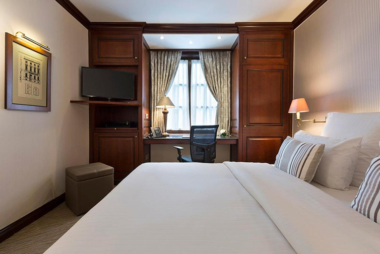 Bedroom 2, Oriente Hotel, Bari