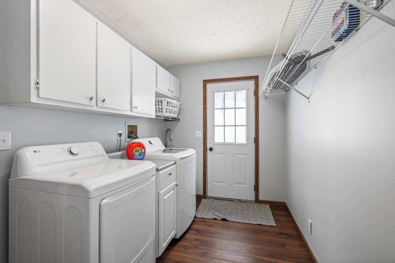 Laundry, Legacy Farm Retreat Cozy Stay, Boone