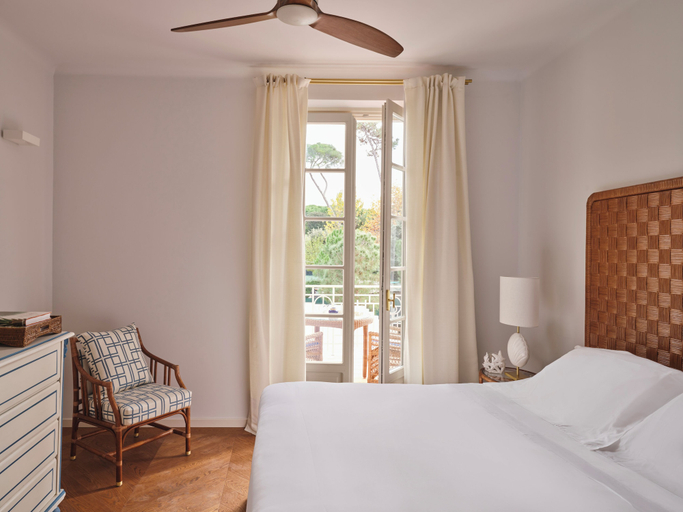 Bedroom 5, Pensione America, Lucca
