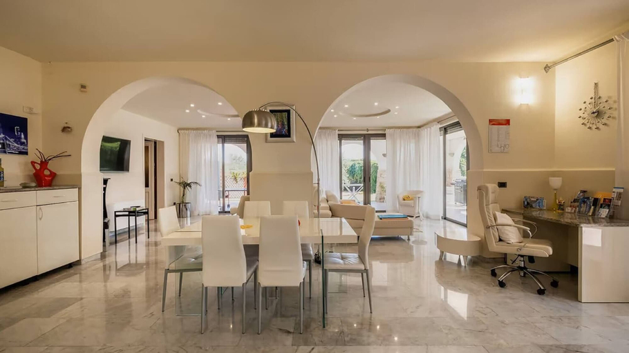 Room 4, Villa Ark Luxury Villa With Private Pool, Lecce