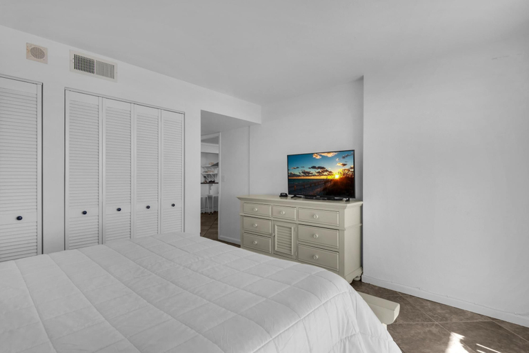 Bedroom 3, Gulf Winds 101, Escambia
