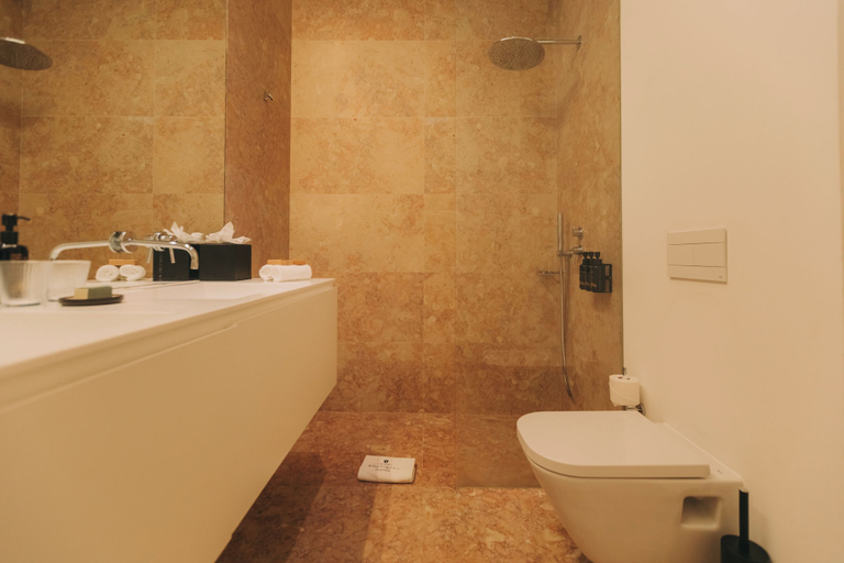 Bathroom 5, Torel Palace Lisbon, Lisbon