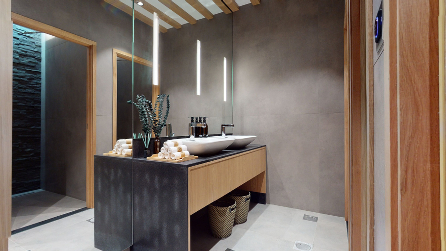 Bathroom 5, Sleepover Terminal 3, Concourse B – formerly sleep ‘n fly, Dubai