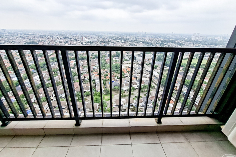Balcony, Cozy And Relaxing Studio At Apartment Bintaro Embarcadero, Tangerang