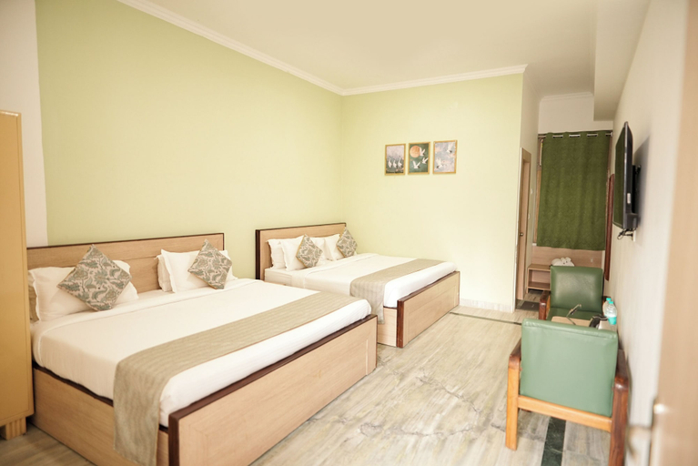 Room 5, Shri Thakur Ji Niketan Near ISKCON, Mathura