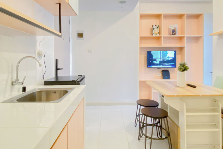 Private kitchen 3, Lovely And Pleasant 2Br Apartment At Tokyo Riverside Pik 2, Tangerang