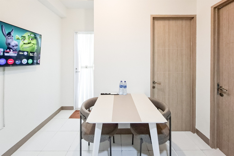Interior 2, Lovely And Superb 2Br Apartment Tokyo Riverside Pik 2, Tangerang