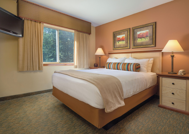 Bedroom 2, Whispering Woods Resort, Clackamas
