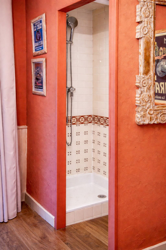 Bathroom 5, Hotel de Nesle, Paris