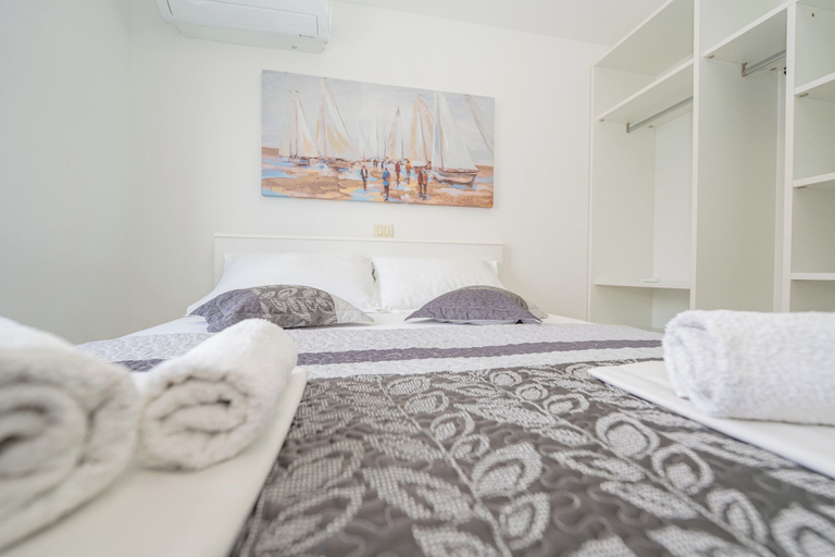 Room 3, Pulse apartments with Pool, Novalja
