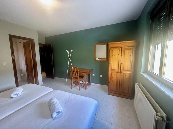 Bedroom 2, Hotel Coronel Somiedo, Asturias