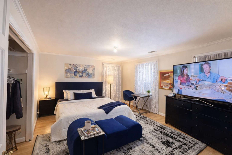 Room 5, Huge 3BD Home Near Dc - 8 Mins to Downtown va, Fairfax