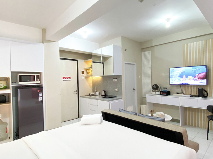 Room 2, Minimalist And Homey Studio At Grand Kamala Lagoon Apartment, Bekasi