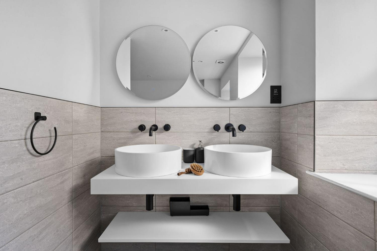 Bathroom 3, Golden Vanity Suite - Sea View - Free Wi-Fi, Torbay