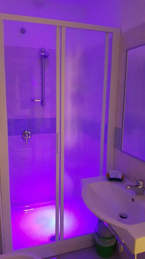 Bathroom 4, Hotel Lara, Rimini