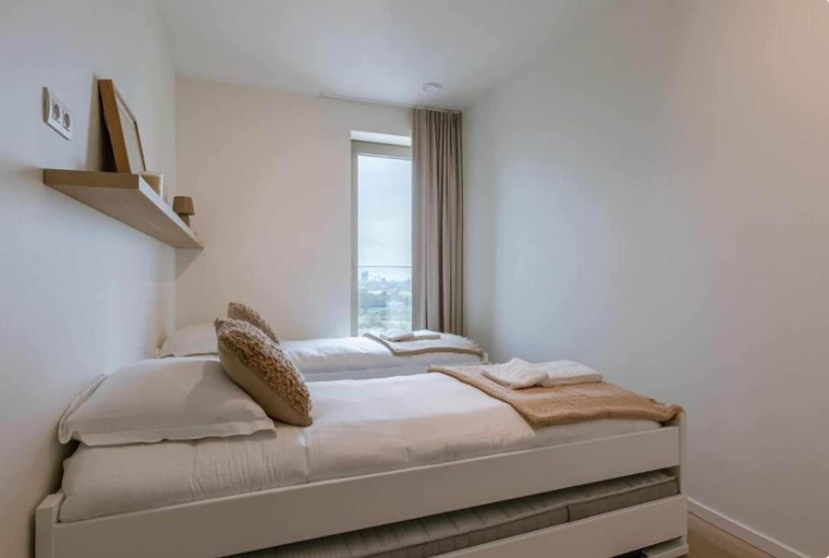 Room 3, Nora - Elegant Seaview Escape With Balcony, West-Vlaanderen