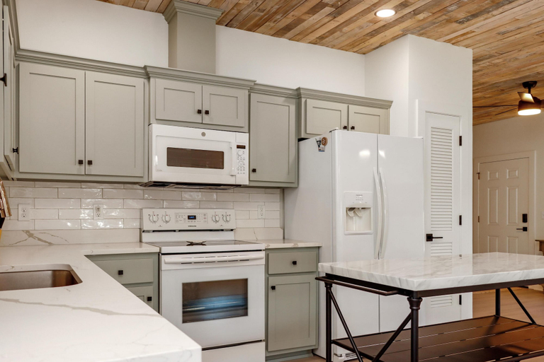 Private kitchen 2, My Time, Bay