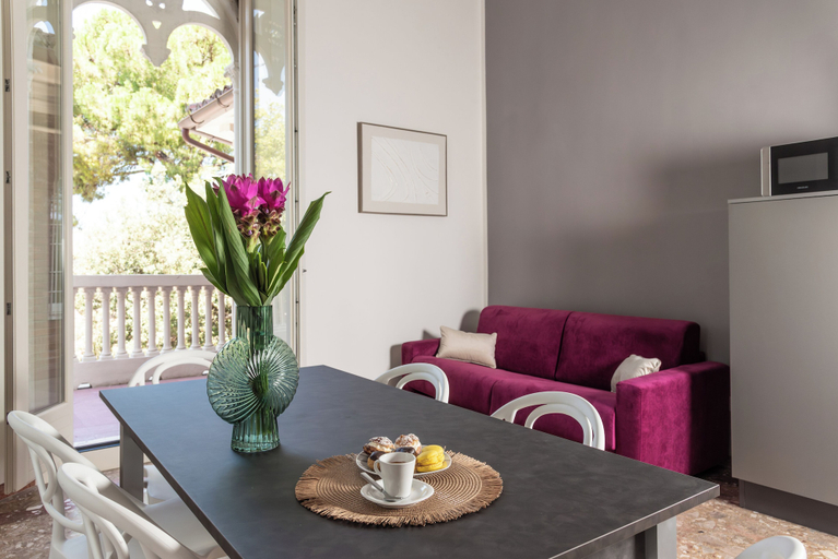 Living area 5, Villa Leda, Macerata