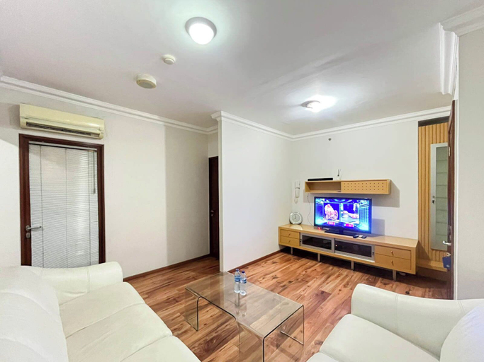 Living room 2, Spacious White 3Br At Grand Setiabudi Apartment, Bandung