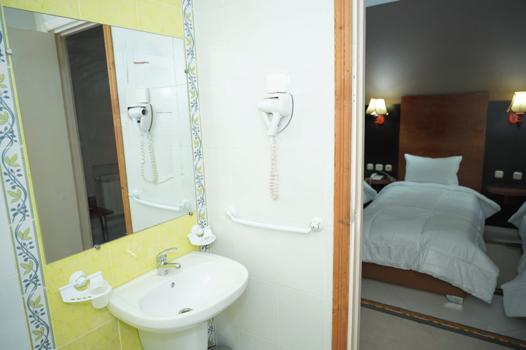 Bathroom 2, Hotel Karim Tunis, Sidi El Béchir