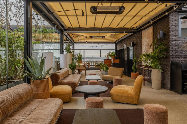 Public Area 3, Terrass'', Paris