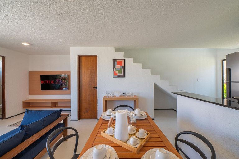 Dining 5, Beachfront Duplex Foot in the Sand By Carpediem, Aquiraz