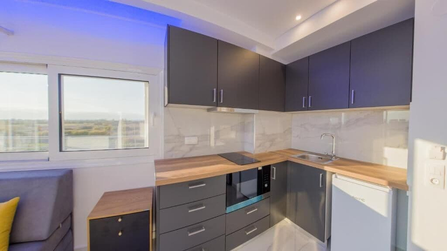 Private kitchen, Delfini Girni Apartments, Central Macedonia