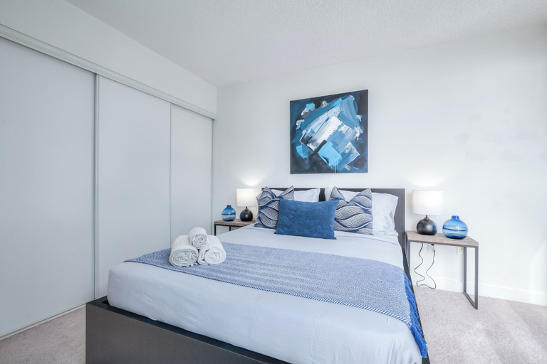 Room 3, The Majestic Enclaves, Toronto