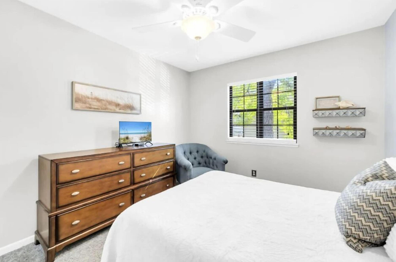 Room 3, Seascape Golf Villas 10G, Walton