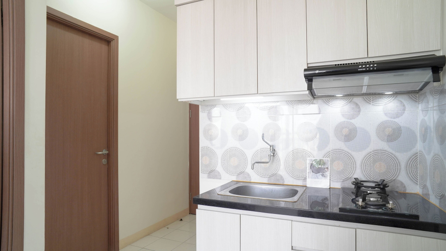 Private kitchen 4, White Tone 2Br At Podomoro Golf View Apartment, Bogor